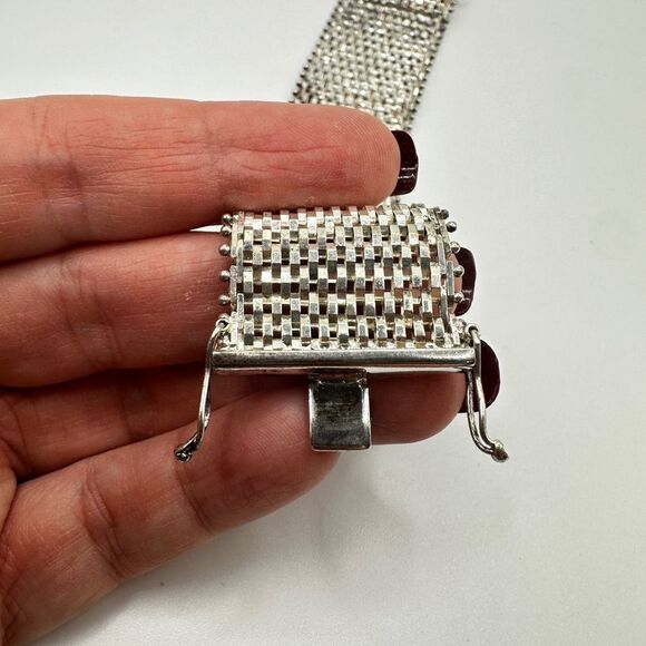 Unbelievable solid Sterling silver mesh like bracelet! - Picture 9 of 12